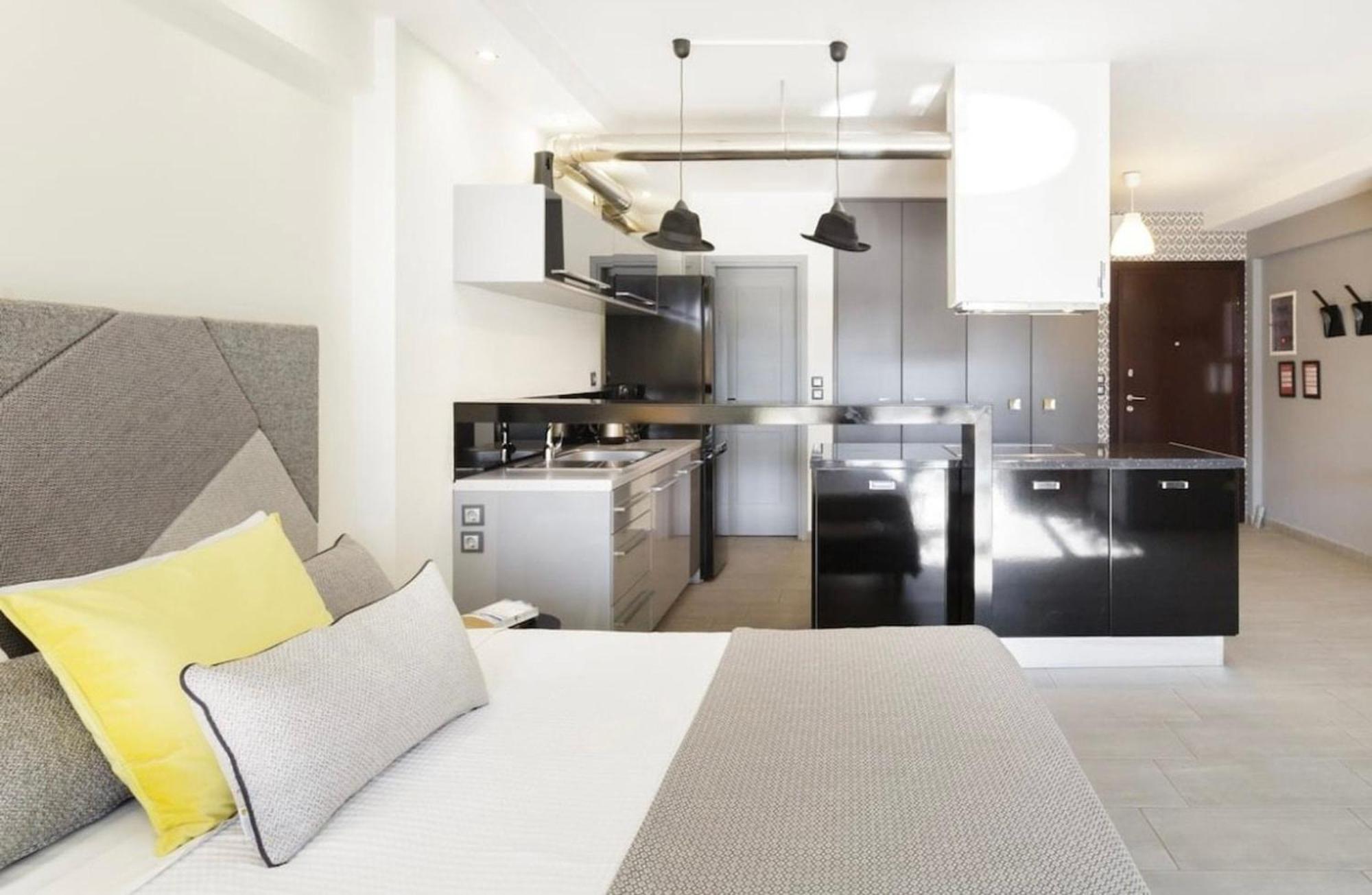 Stylish Boutique Loft With Private Balcony Apartment Athens Exterior photo